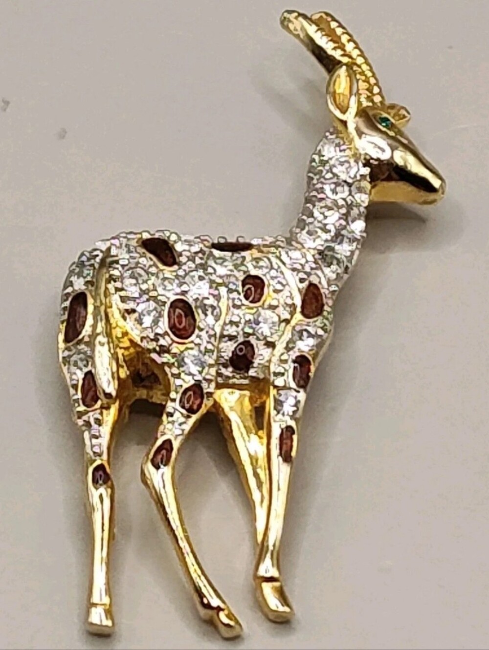 Vtg Crystal Rhinestone Gazelle Brooch Gold Tone Green Eyed Lapel Scarf Hat Pin